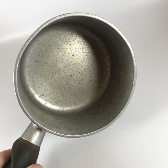 Vintage Wear Ever Saucepan 751 1 Qt. USA Made Heavy Aluminum Pot with Lid - Picture 13 of 15